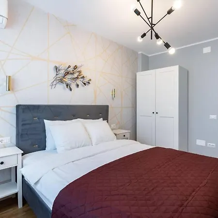 Bright 2br Flat - Location - Amazing Balcony Апартаменти *