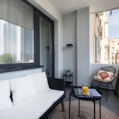 Bright 2br Flat - Location - Amazing Balcony Апартаменти Бухарест