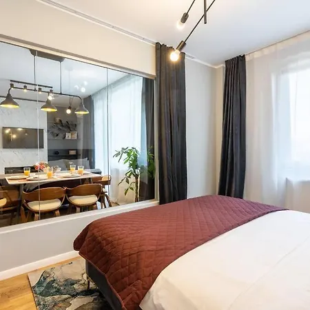 Bright 2br Flat - Location - Amazing Balcony Апартаменти *