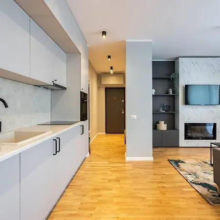 Bright 2br Flat - Location - Amazing Balcony بوخارست