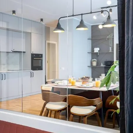 Bright 2br Flat - Location - Amazing Balcony Апартаменти Бухарест