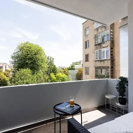 Bright 2br Flat - Location - Amazing Balcony *