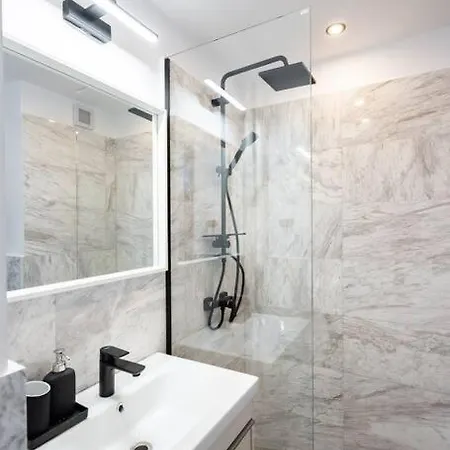 Bright 2br Flat - Location - Amazing Balcony Бухарест