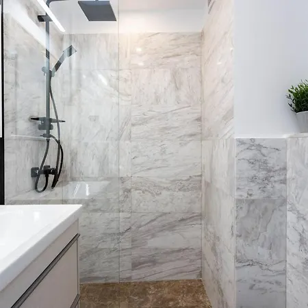 Bright 2br Flat - Location - Amazing Balcony * بوخارست