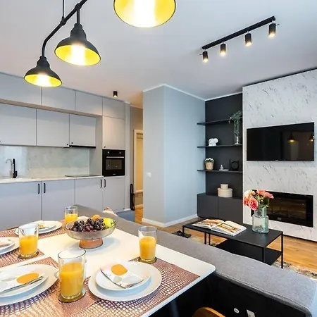 Bright 2br Flat - Location - Amazing Balcony